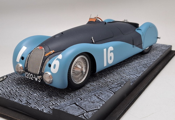 Модель 1:18 Bugatti Type 57S 45 №16 A.C.F. GP - 1937 (Jean Pierre Wimille)