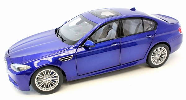 Модель 1:18 BMW M5 - blue