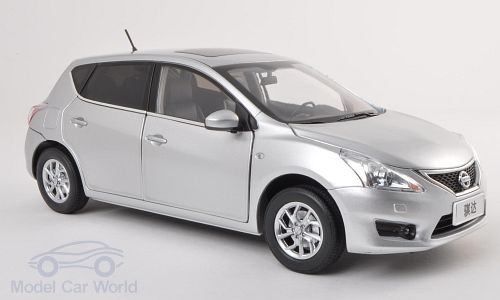 Модель 1:18 Nissan Tiida - silver