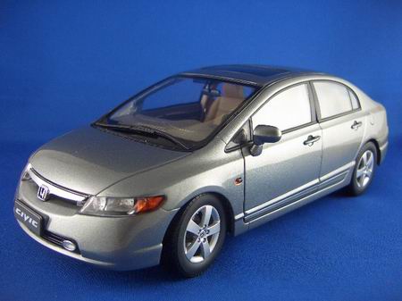 Модель 1:18 Honda Civic - silver