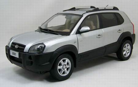 Модель 1:18 Hyundai Tucson - silver