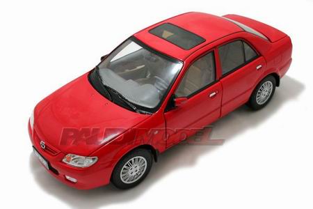 Модель 1:18 Mazda 323 - red