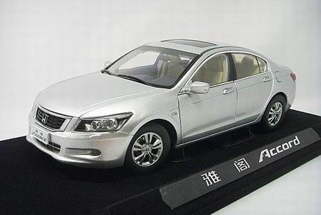 Модель 1:18 Honda Accord (Inspire) - silver