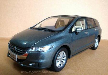 Модель 1:18 Honda Odyssey - grey met