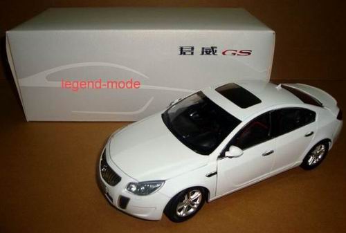 buick regal gs - white CPM18079 Модель 1:18