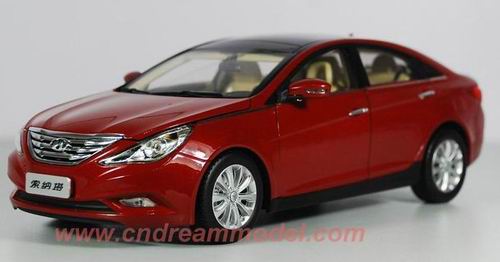Модель 1:18 Hyundai Sonata - red