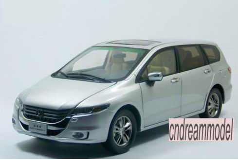 Модель 1:18 Honda Odyssey - silver