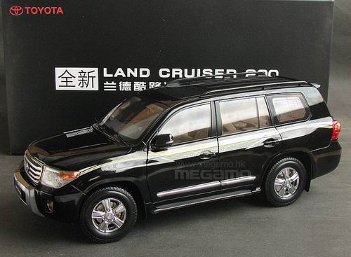 Модель 1:18 Toyota Land Cruiser 200 (LC200) - black