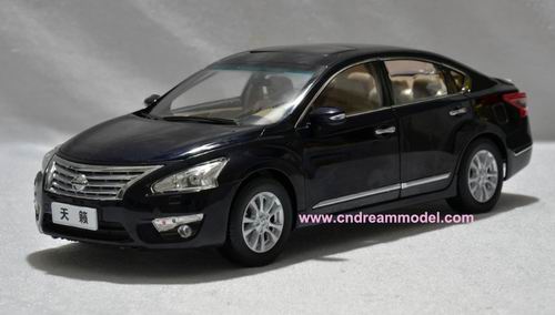 Модель 1:18 Nissan Teana - black