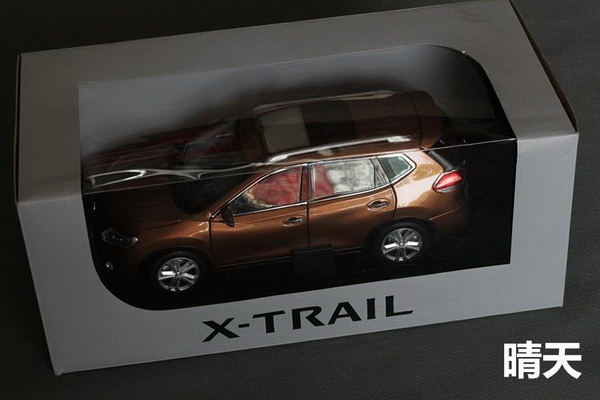 Модель 1:18 Nissan X-Trail - bronze