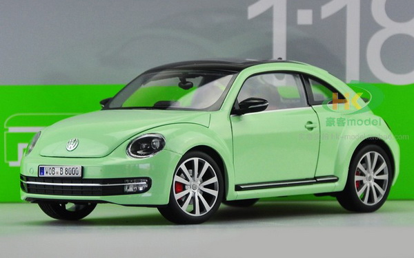 Модель 1:18 Volkswagen New Beetle - light green