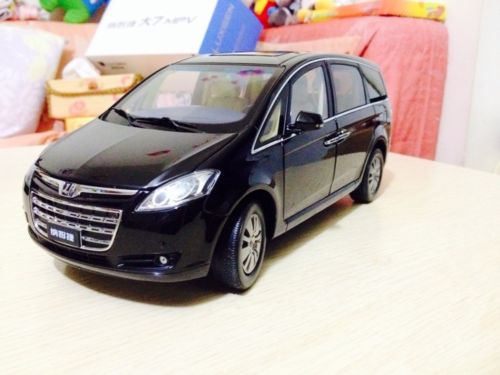 Модель 1:18 Dongfeng Yulon Luxgen MPV - black