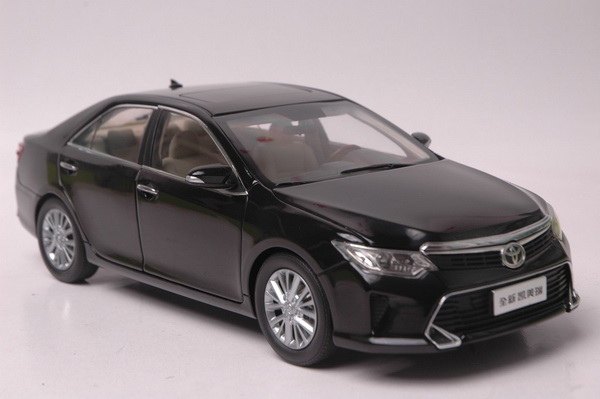 Модель 1:18 Toyota Camry (2015) - black