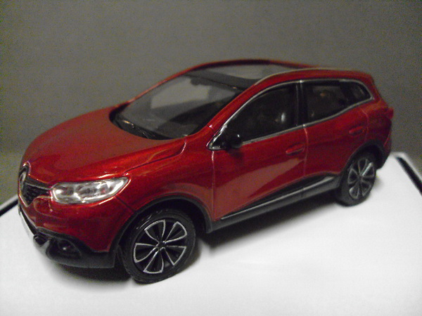 Модель 1:18 Renault Kadjar - red