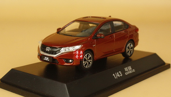 Модель 1:43 Honda Greiz - red