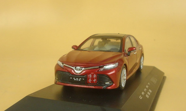 Модель 1:43 Toyota Camry (8th generation) - red