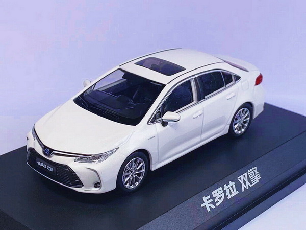 Toyota Corolla Hybrid - white