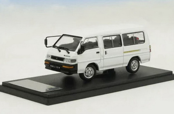 Модель 1:43 Mitsubishi Delica - White