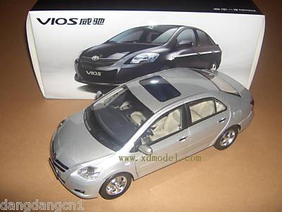 Модель 1:18 Toyota Vios - silver