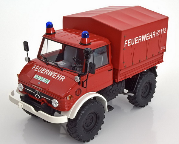 Модель 1:18 Mercedes-Benz Unimog 406 Flatbed-Tarpaulin (пожарный)