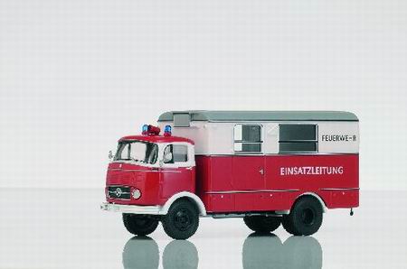 mercedes-benz lp 911 box truck «feuerwehr» 12104 Модель 1:43