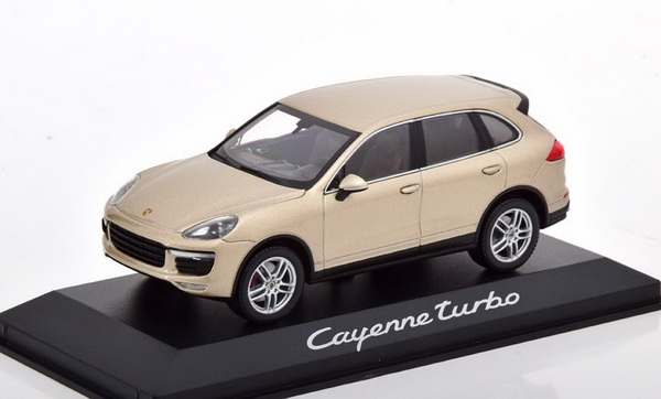 Модель 1:43 Porsche Cayenne turbo Face Lift 2014 - pearl-silver