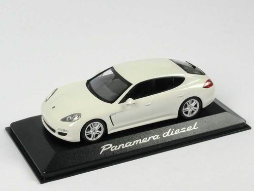 Модель 1:43 Porsche Panamera diesel - white