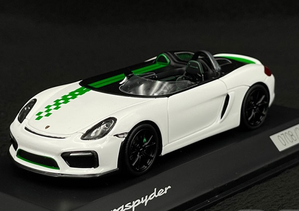 Porsche Boxster Bergspyder - white/green/black (L.E.2000pcs) WAP0200180NBSP Модель 1:43