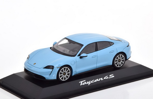 Porsche Taycan 4S - light blue