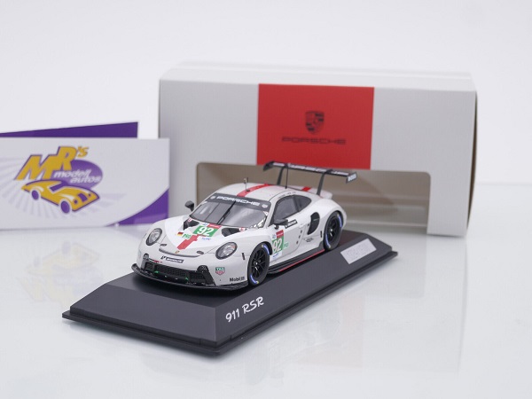 Модель 1:43 Porsche 911 (992) Carrera S year 2019 chalk