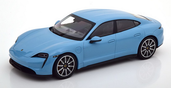 Модель 1:18 Porsche Taycan 4S - lighe blue