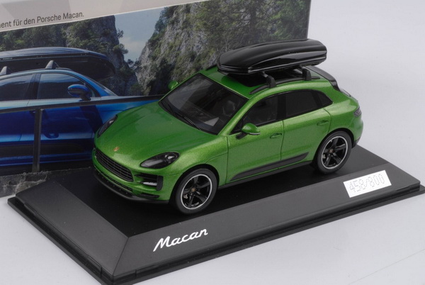 Модель 1:43 Porsche Macan S with Roof Box - mamba green met (L.E.800pcs)