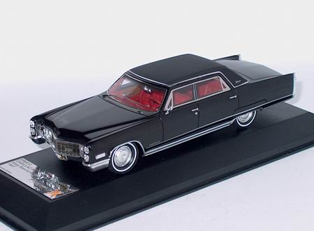Модель 1:43 Cadillac Fleetwood Sixty Special Brougham - black