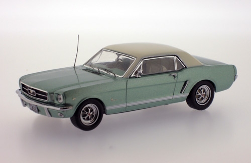 Модель 1:43 Ford Mustang - green met/white