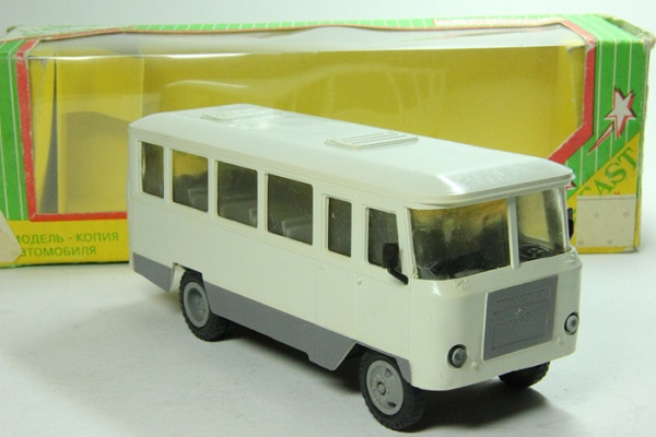 Модель 1:43 Г1А1-02 «Кубань» автобус