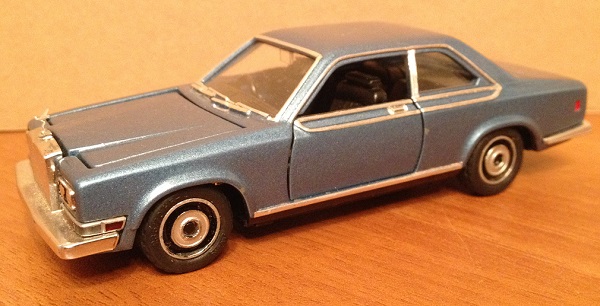 Модель 1:43 Rolls-Royce Camargue - blue