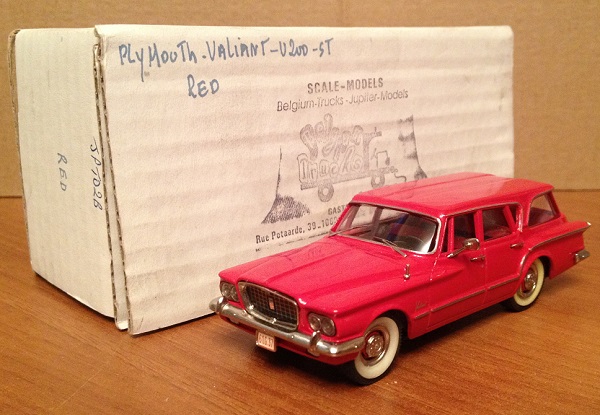 Модель 1:43 Plymouth Valiant U200 Station Wagon - Red