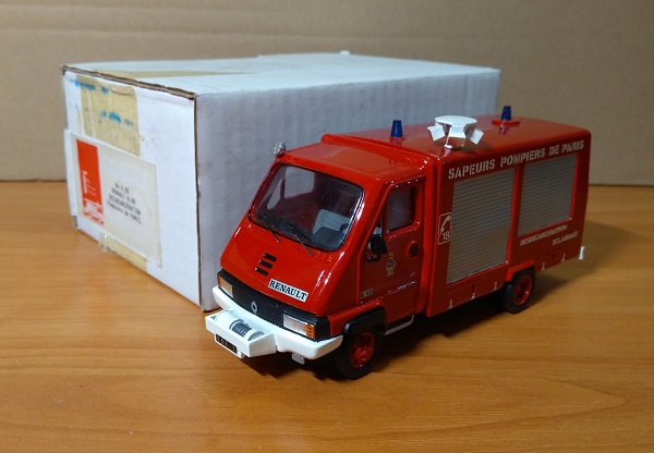 renault b.90 desincarceration pompiers de paris - red k.95 Модель 1:43