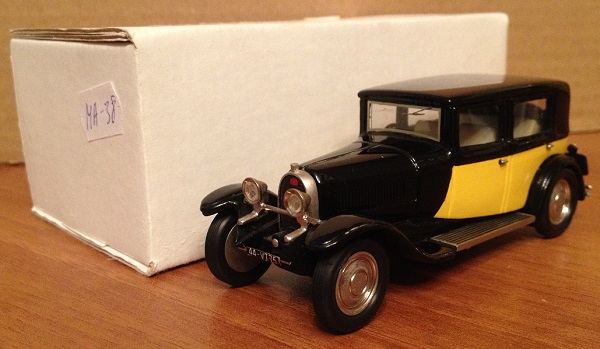 Модель 1:43 Bugatti T44 - black/yellow