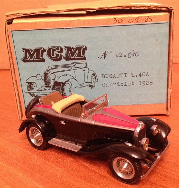 bugatti t40a cabrio - black/red MCM-022 Модель 1:43