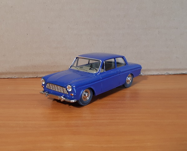 Ford Taunus 12M P4 (Danhausen Modelcars) - blue MOA000155 Модель 1:43