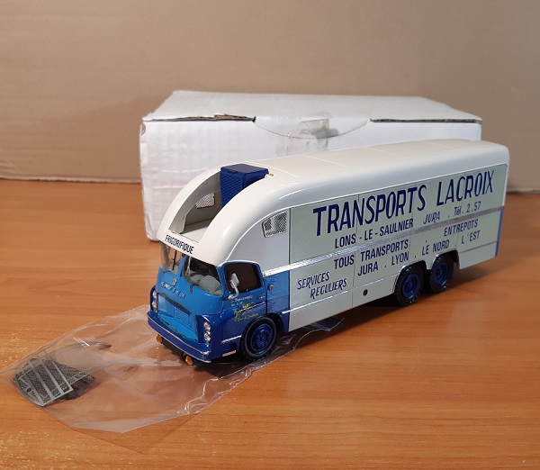 Saviem JL20 6x2 Fourgon Isotherme «Transport Lacroix»
