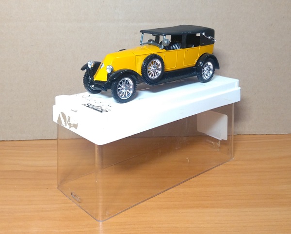 renault 40cv - yellow/black SOL4059 Модель 1:43