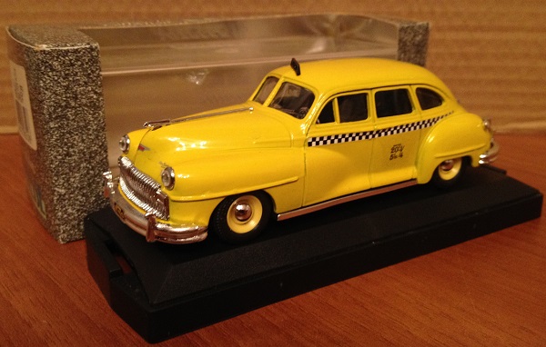 Модель 1:43 Desoto Taxi NYC Yellow Cab