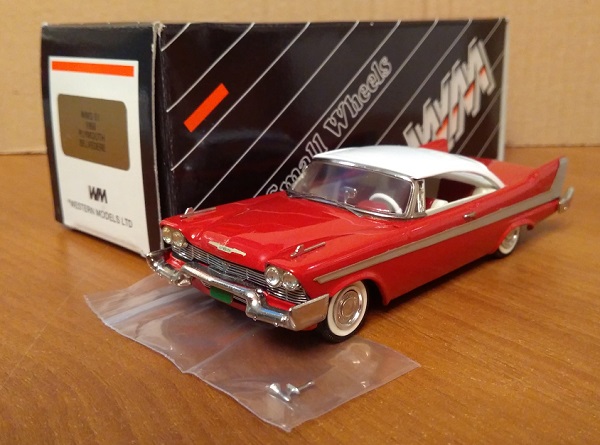 Модель 1:43 Plymouth Belvedere - red/white