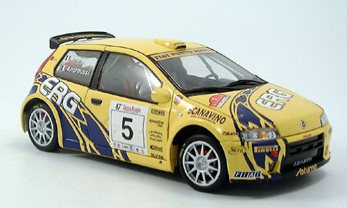 Модель 1:18 FIAT Punto Rally - yellow