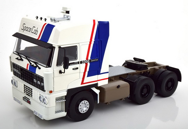 Модель 1:18 DAF 3600 SPACE CAB TRACTOR 1982 - white/blue/red