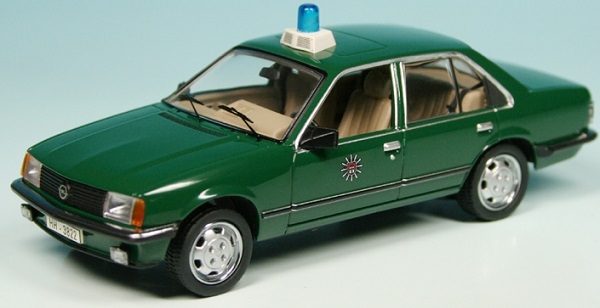 Opel Rekord E sedan "Polizei Hamburg" 003425 Модель 1:43