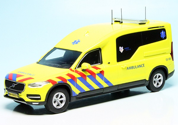 Volvo XC90 Nilsson "Ambulance Niederlande" 450909500 Модель 1:43