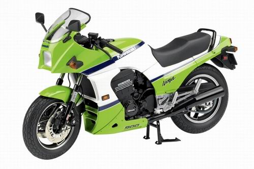 Модель 1:12 Kawasaki GPZ900R - green